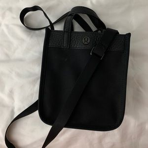 Lululemon micro crossbody